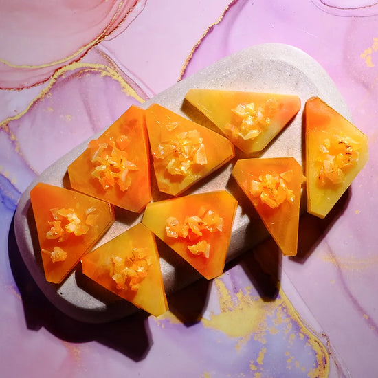 Top-angle Honey Peach kohakutou, mixed shards with peachy golden tones.